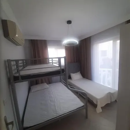 Apartamento с видом на море с бассейном Milas