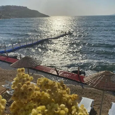 с видом на море с бассейном * Milas