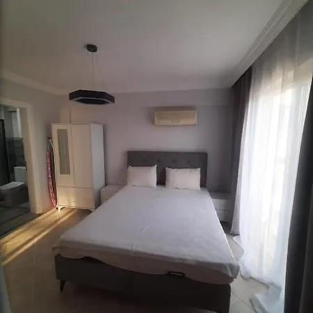 с видом на море с бассейном Apartamento *