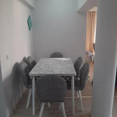 Apartamento с видом на море с бассейном *