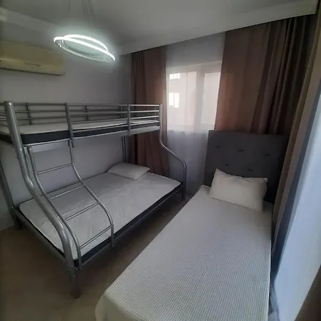 с видом на море с бассейном Apartamento *