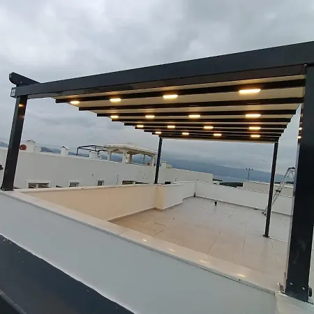 Apartamento с видом на море с бассейном